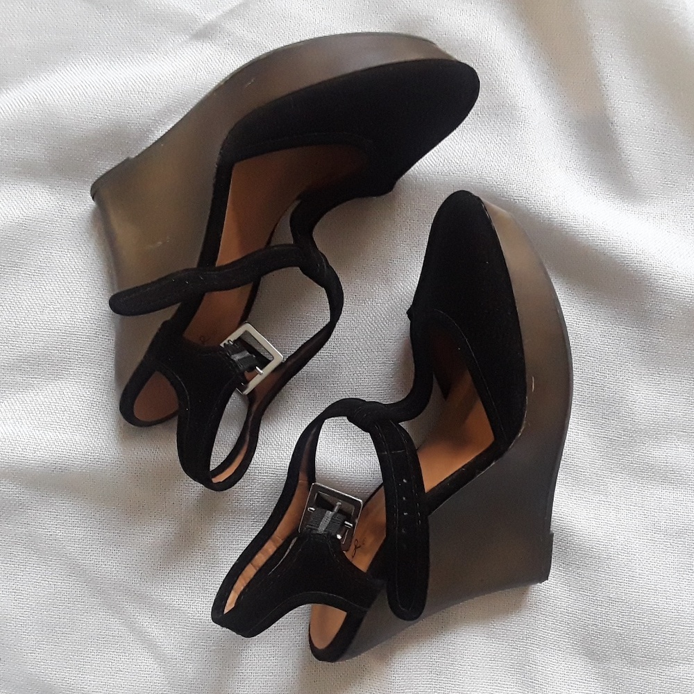 {Qupid} Black Velvet T-Strap Wedges